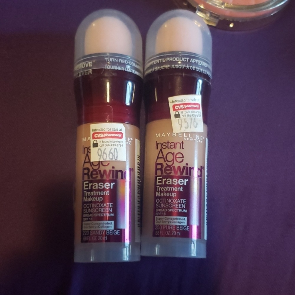 Instant age rewind maybelline foundation